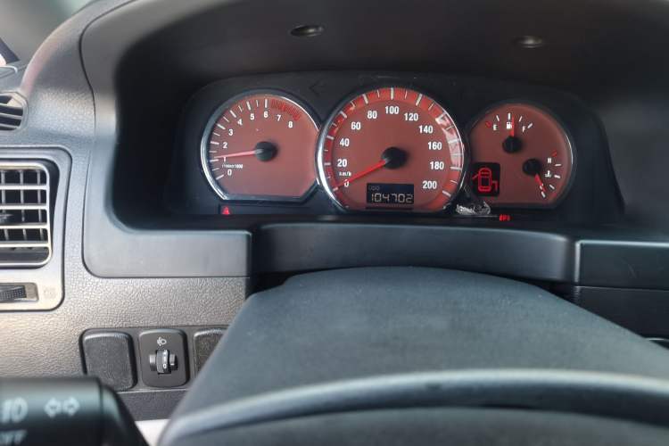 Used FORTHING Lingzhi 2014 M5 Q3 2.0L 7-seat Long-Wheelbase Comfort Version Odometer Close Up
