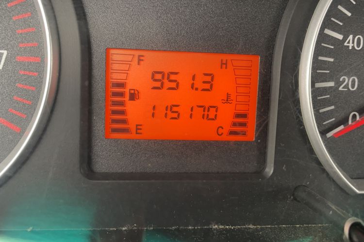Used FORTHING Lingzhi 2014 M3 1.6L 7-Seater Comfort Model Odometer Close Up