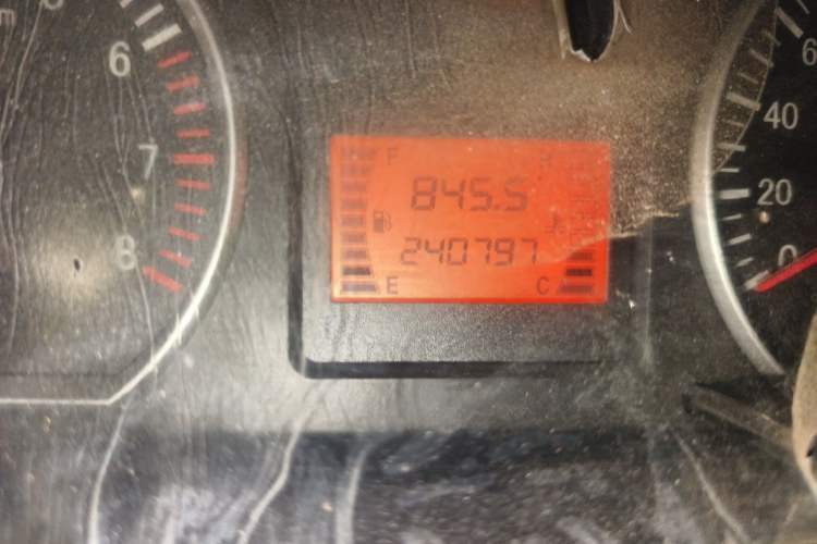 Used FORTHING Lingzhi 2014 M3 1.6L 7-Seater Comfort Model Odometer Close Up