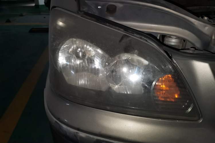 Used FORTHING Lingzhi 2014 M3 1.6L 7-Seater Comfort Model Right Front Headlight
