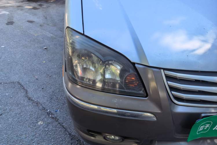 Used FORTHING Lingzhi 2014 M3 1.6L 7-seater Standard Model Right Front Headlight