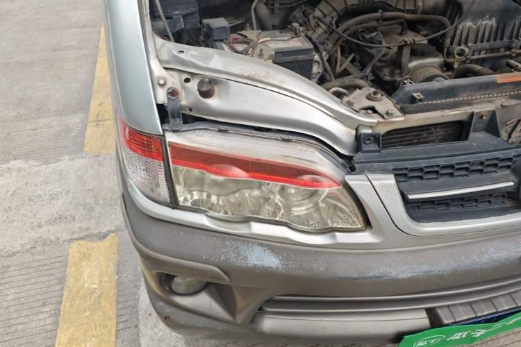 Used FORTHING Lingzhi 2014 V3 1.5L 7-Seater Comfort Model Right Front Headlight