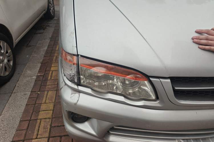Used FORTHING Lingzhi 2014 V3 1.5L 7-Seater Comfort Model Right Front Headlight
