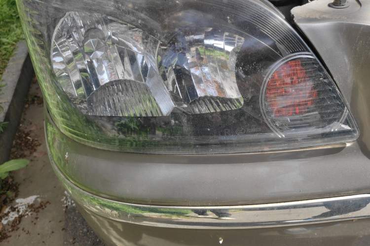 Used FORTHING Lingzhi 2014 M3 1.6L 7-Seater Comfort Model Right Front Headlight