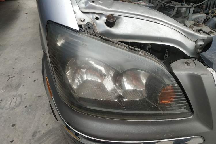 Used FORTHING Lingzhi 2014 M3 1.6L 7-seater Standard Model Right Front Headlight