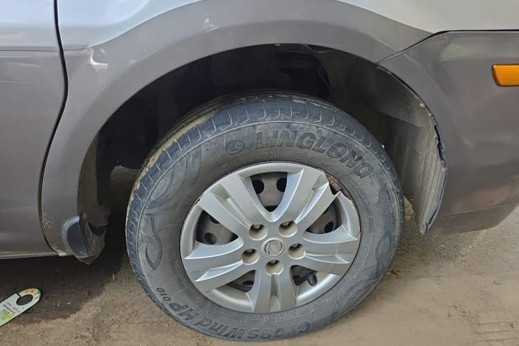 Used FORTHING Lingzhi 2014 M3 1.6L 7-Seater Comfort Model Right Front Wheel Hub