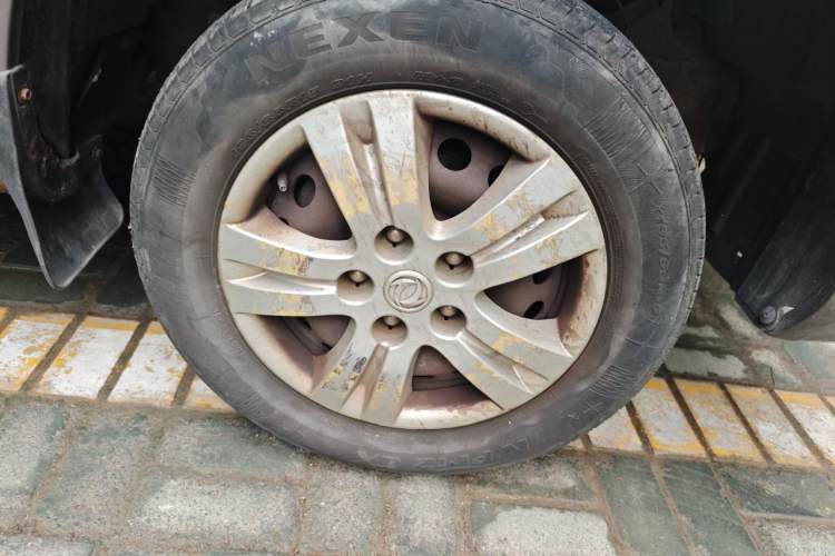 Used FORTHING Lingzhi 2014 V3 1.5L 7-Seater Comfort Model Right Front Wheel Hub