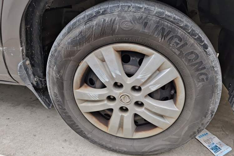Used FORTHING Lingzhi 2014 M3 1.6L 7-Seater Comfort Model Right Front Wheel Hub