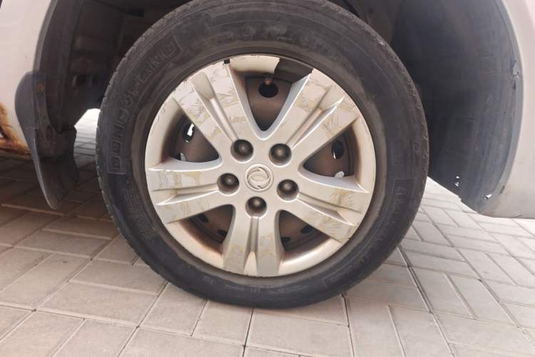Used FORTHING Lingzhi 2014 V3 1.5L 7-Seater Comfort Model Right Front Wheel Hub