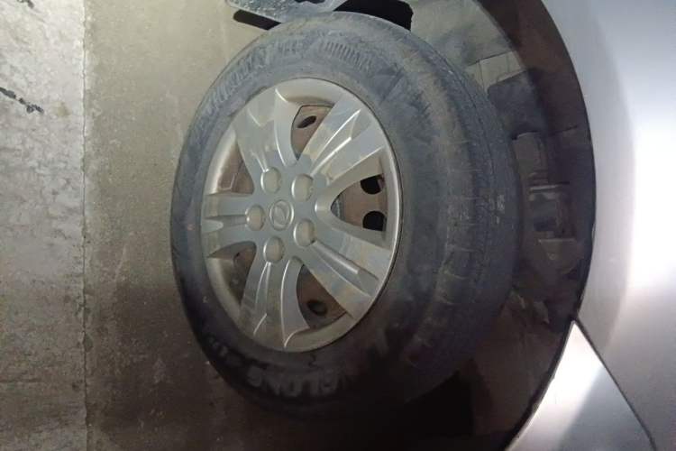 Used FORTHING Lingzhi 2014 M3 1.6L 7-seater Standard Model Right Front Wheel Hub