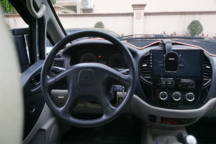 Used FORTHING Lingzhi 2014 V3 1.5L 7-Seater Comfort Model Steering Wheel