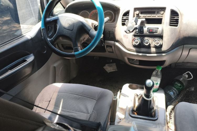 Used FORTHING Lingzhi 2014 M5 Q7 2.0L 7-seat Long-wheelbase Comfort Version Steering Wheel