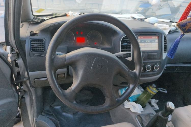 Used FORTHING Lingzhi 2014 V3 1.5L 7-Seater Standard Model II Steering Wheel