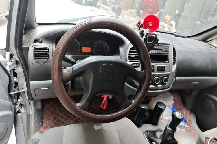 Used FORTHING Lingzhi 2014 M3 1.6L 7-Seater Comfort Model Steering Wheel