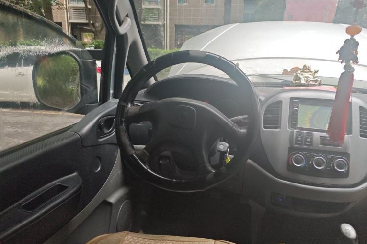 Used FORTHING Lingzhi 2014 V3 1.5L 7-Seater Comfort Model Steering Wheel