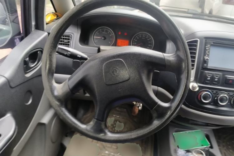 Used FORTHING Lingzhi 2014 V3 1.5L 7-Seater Standard Model II Steering Wheel