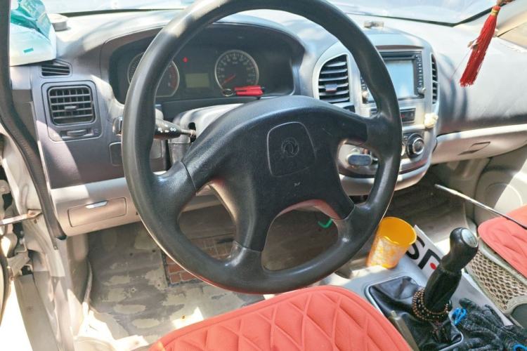 Used FORTHING Lingzhi 2014 M3 1.6L 7-Seater Comfort Model Steering Wheel