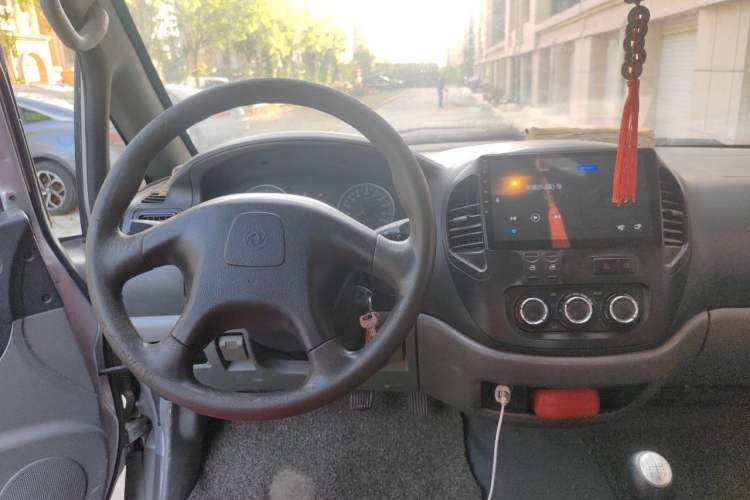 Used FORTHING Lingzhi 2014 M3 1.6L 7-Seater Comfort Model Steering Wheel