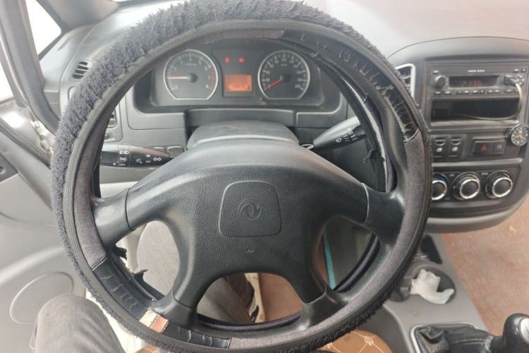 Used FORTHING Lingzhi 2014 V3 1.5L 7-Seater Comfort Model Steering Wheel