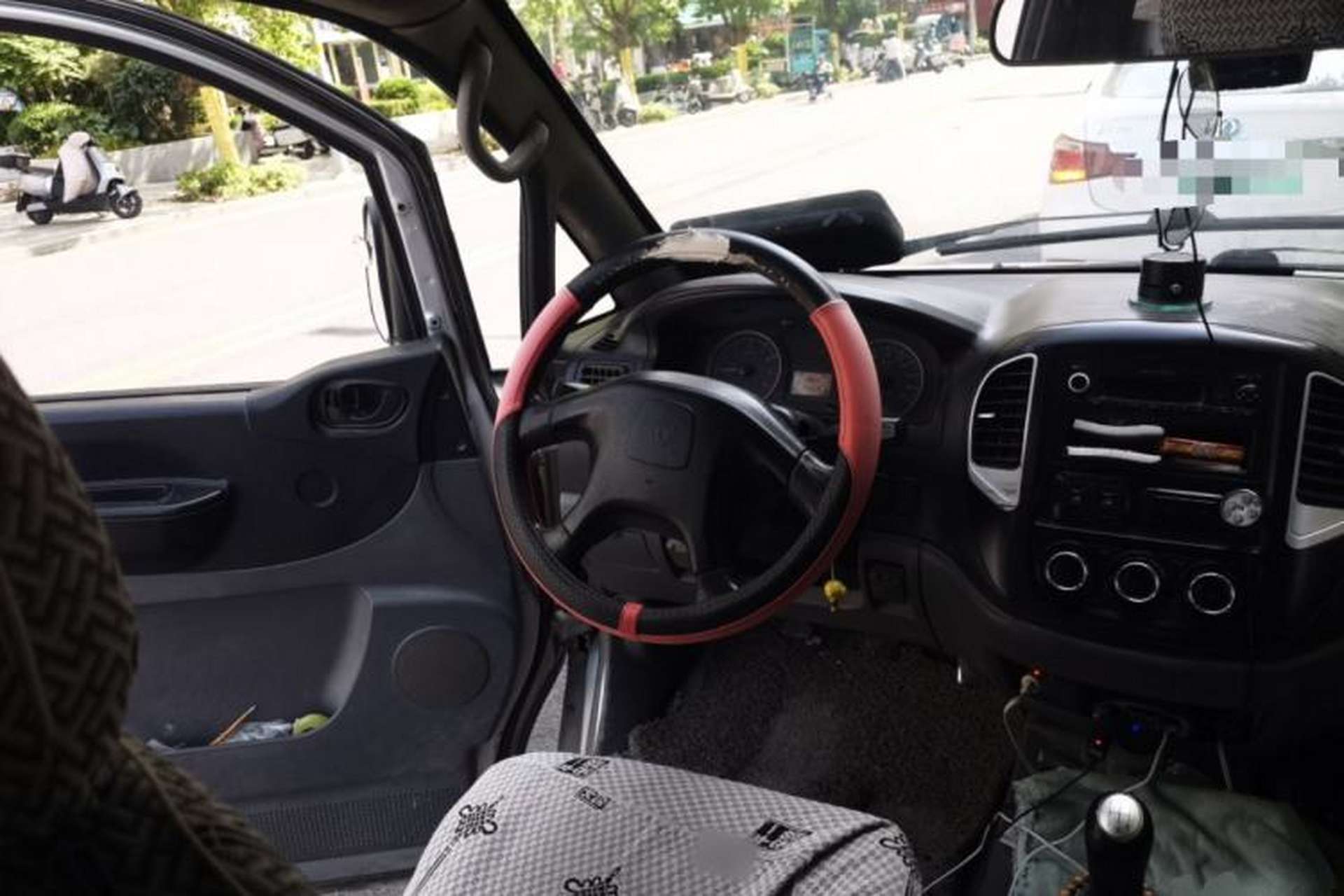Used FORTHING Lingzhi 2014 V3 1.5L 7-Seater Standard Model II Steering Wheel