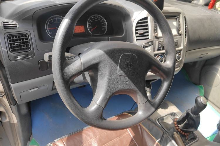 Used FORTHING Lingzhi 2014 M3 1.6L 7-Seater Comfort Model Steering Wheel