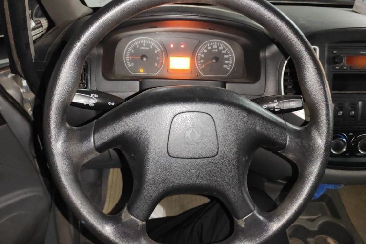 Used FORTHING Lingzhi 2014 V3 1.5L 7-Seater Standard Model II Steering Wheel