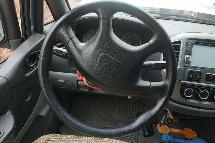 Used FORTHING Lingzhi 2014 M3 1.6L 7-seater Standard Model Steering Wheel