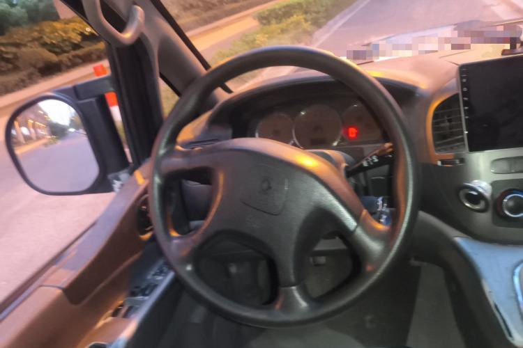 Used FORTHING Lingzhi 2014 M5 Q3 2.0L 7-seat Long-Wheelbase Comfort Version Steering Wheel