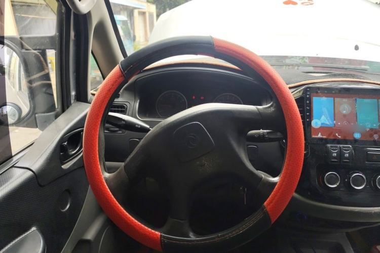 Used FORTHING Lingzhi 2014 V3 1.5L 7-Seater Comfort Model Steering Wheel