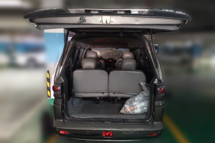 Used FORTHING Lingzhi 2014 M3 1.6L 7-Seater Comfort Model Trunk