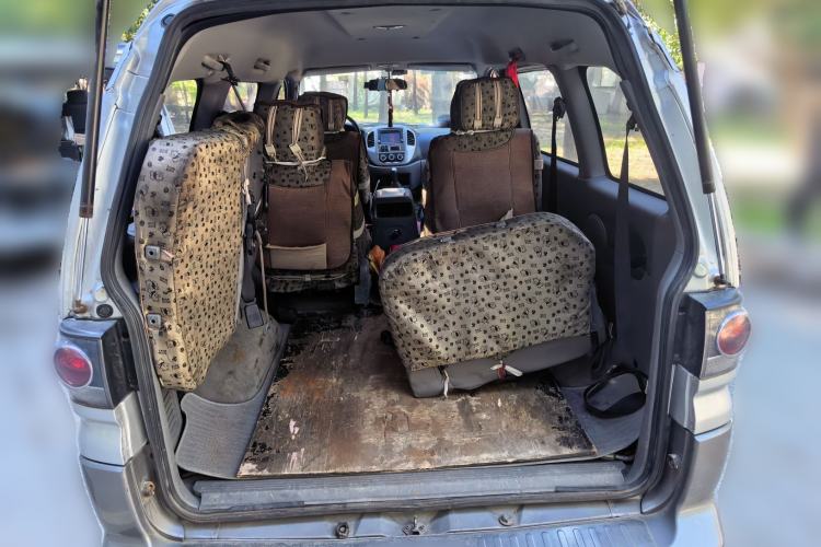 Used FORTHING Lingzhi 2014 M3 1.6L 7-seater Standard Model Trunk