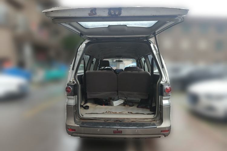 Used FORTHING Lingzhi 2014 M5 Q7 2.0L 7-seat Long-wheelbase Comfort Version Trunk