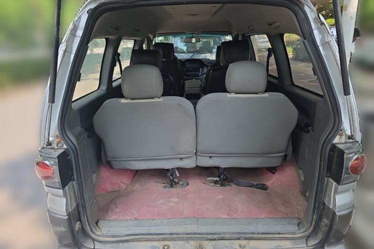 Used FORTHING Lingzhi 2014 M3 1.6L 7-Seater Comfort Model Trunk