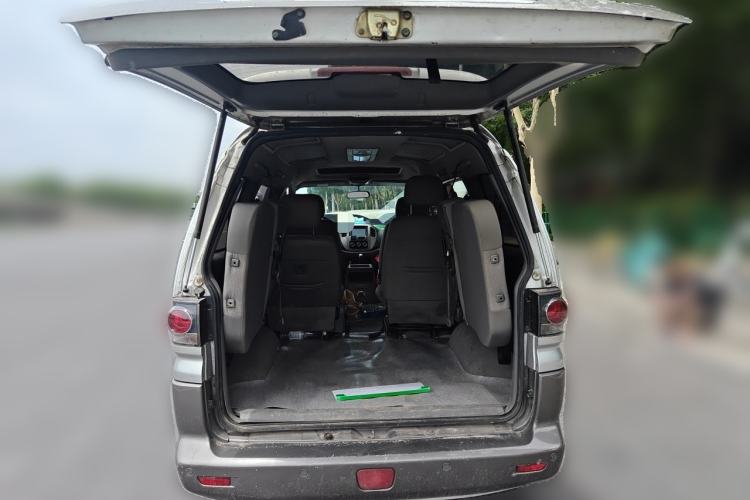 Used FORTHING Lingzhi 2014 M3 1.6L 7-Seater Luxury Model Trunk
