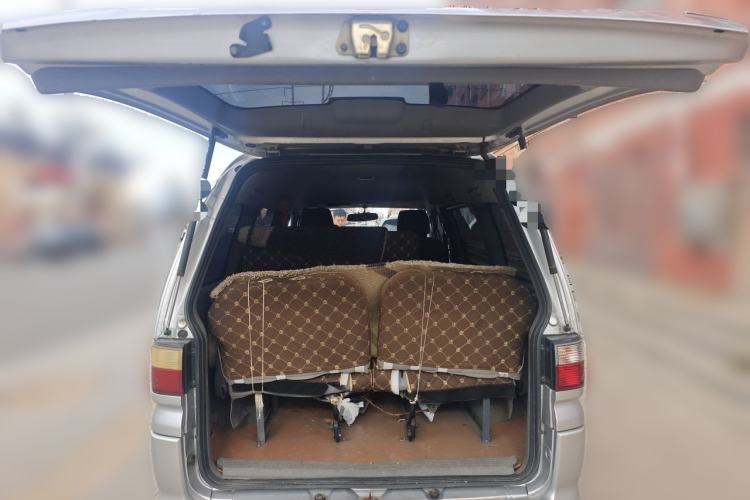 Used FORTHING Lingzhi 2014 V3 1.5L 7-Seater Comfort Model Trunk