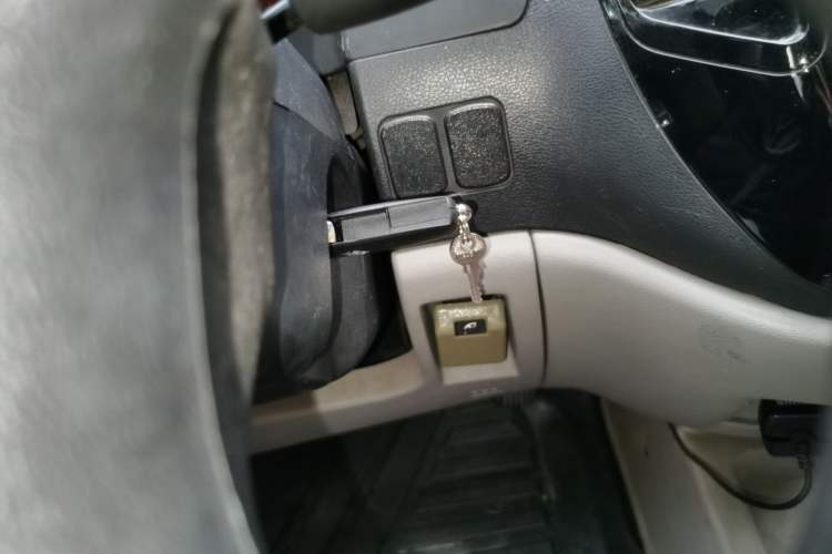 Used FORTHING Lingzhi 2014 V3 1.5L 7-Seater Comfort Model Vehicle Key
