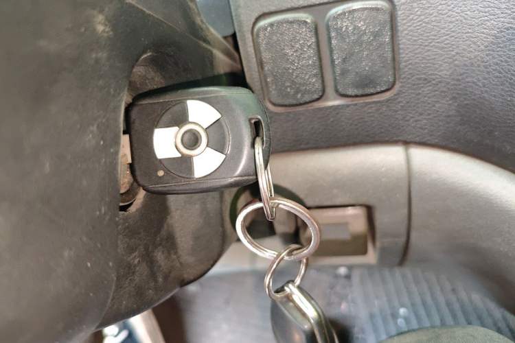 Used FORTHING Lingzhi 2014 M3 1.6L 7-seater Standard Model Vehicle Key