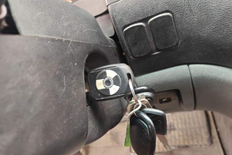 Used FORTHING Lingzhi 2014 V3 1.5L 7-Seater Comfort Model Vehicle Key