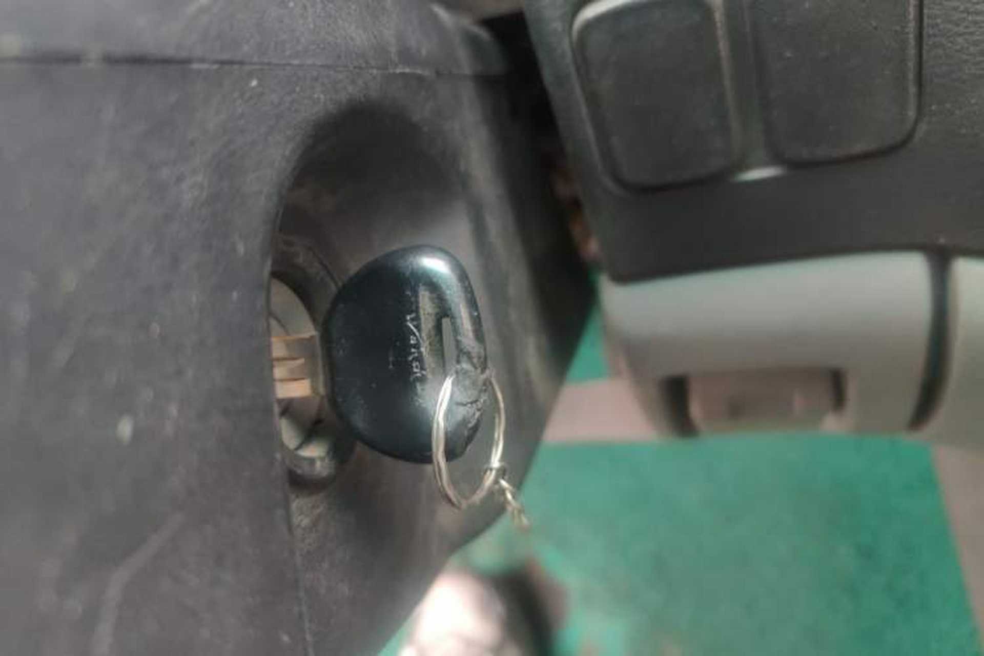 Used FORTHING Lingzhi 2014 V3 1.5L 7-Seater Standard Model II Vehicle Key
