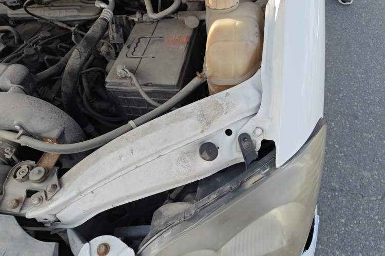 Used FORTHING Lingzhi 2014 M5 Q7 2.0L 7-seat Long-wheelbase Comfort Version Engine Bay Left