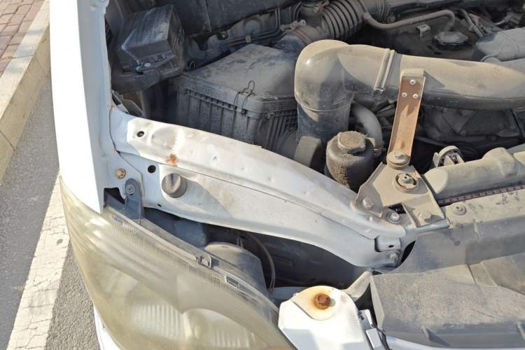 Used FORTHING Lingzhi 2014 M5 Q7 2.0L 7-seat Long-wheelbase Comfort Version Engine Bay Right