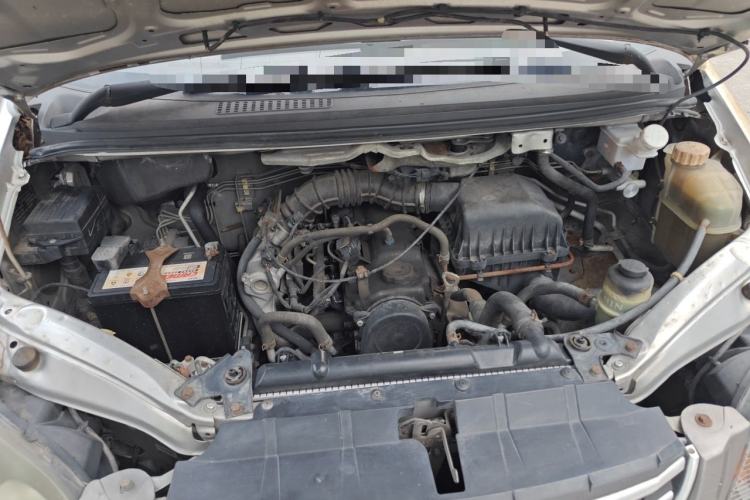 Used FORTHING Lingzhi 2014 M3 1.6L 7-Seater Comfort Model Engine Bay