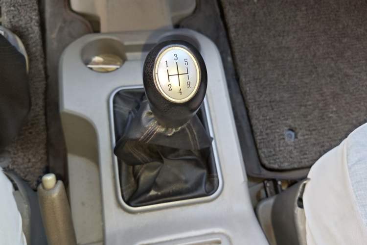 Used FORTHING Lingzhi 2014 M3 1.6L 7-Seater Luxury Model Gear Lever