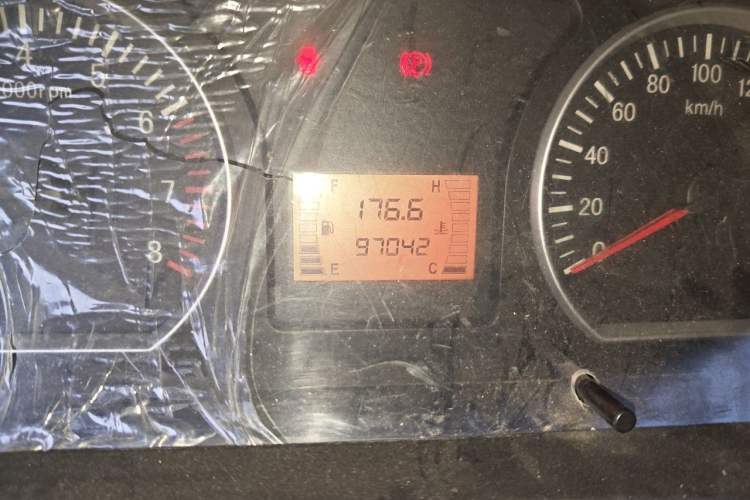 Used FORTHING Lingzhi 2014 M3 1.6L 7-Seater Luxury Model Odometer Close Up