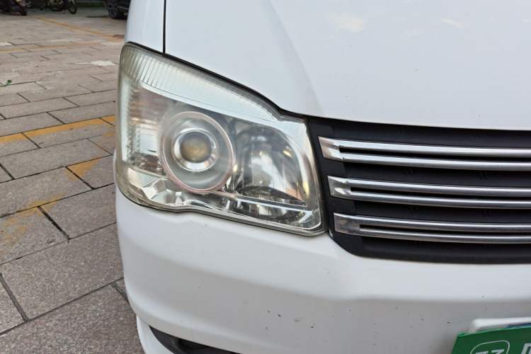 Used FORTHING Lingzhi 2014 M3 1.6L 7-Seater Luxury Model Right Front Headlight