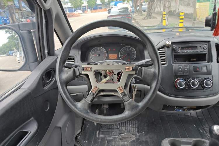 Used FORTHING Lingzhi 2014 M3 1.6L 7-Seater Comfort Model Steering Wheel