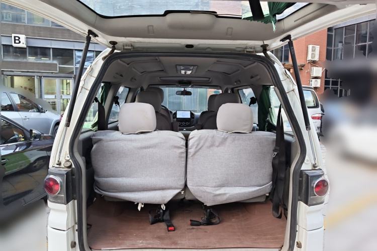 Used FORTHING Lingzhi 2014 M3 1.6L 7-Seater Luxury Model Trunk