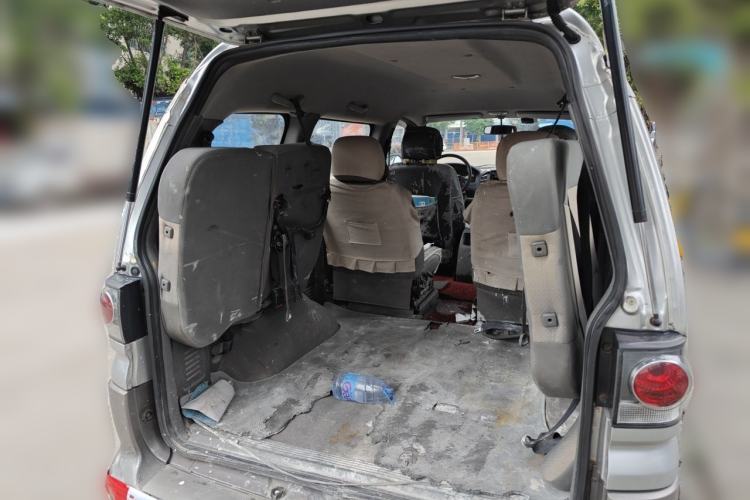 Used FORTHING Lingzhi 2014 M3 1.6L 7-Seater Comfort Model Trunk