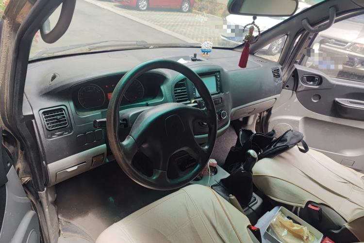Used FORTHING Lingzhi 2014 V3 1.5L 7-Seater Comfort Model Center Console