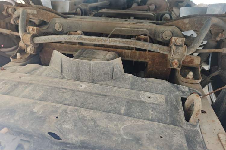 Used FORTHING Lingzhi 2014 M3 1.6L 7-Seater Comfort Model Chassis Front
